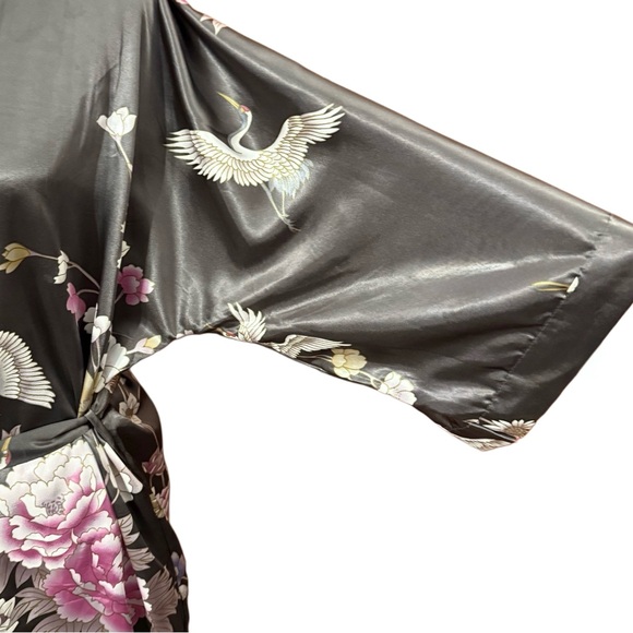 NWT Kim+Ono Chrysanthemum Floral And Crane Short Robe - Picture 8 of 11